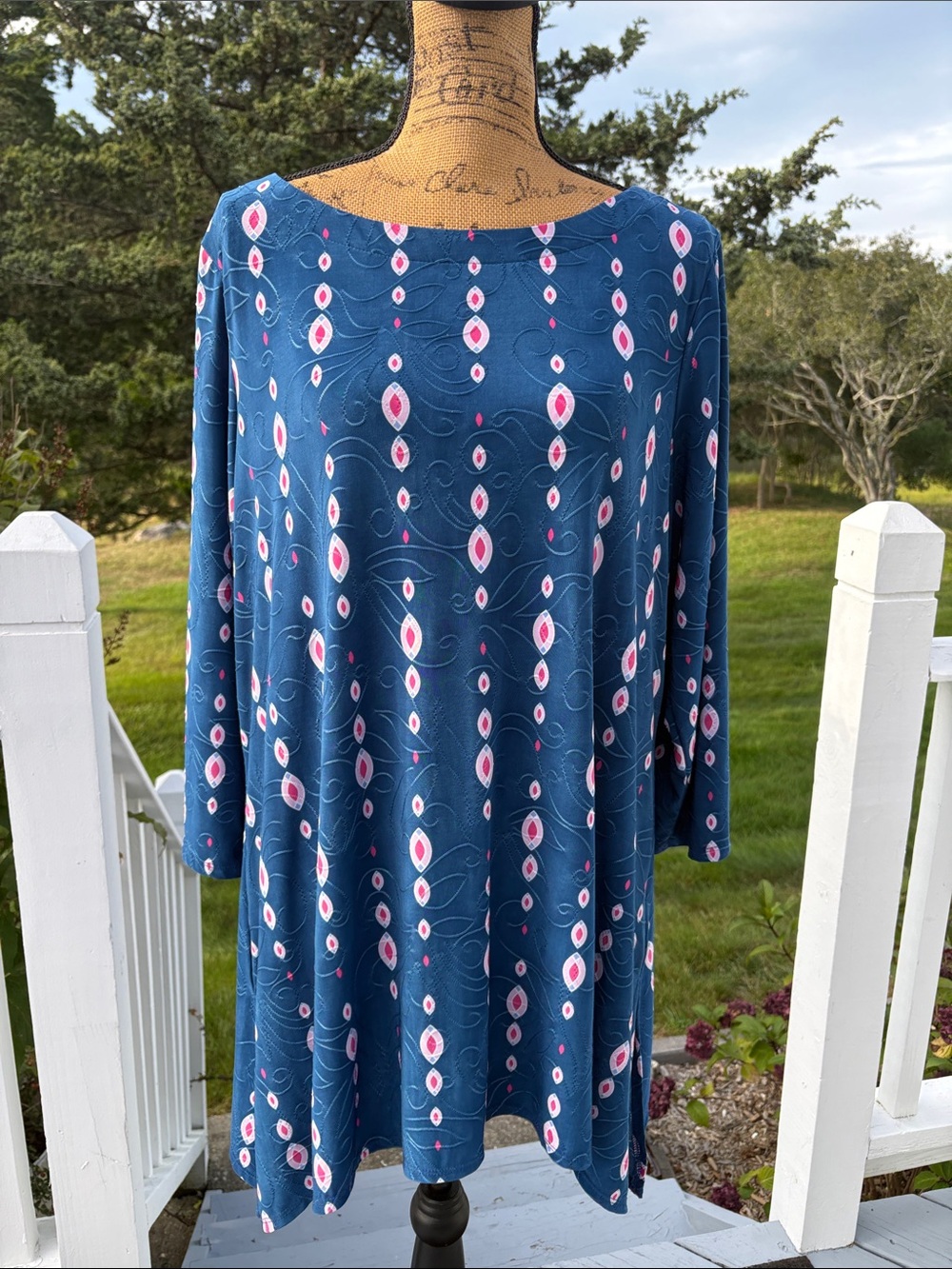 JM Collection Blue Patterned Swing Top - Pink Accent Size 1X EUC
